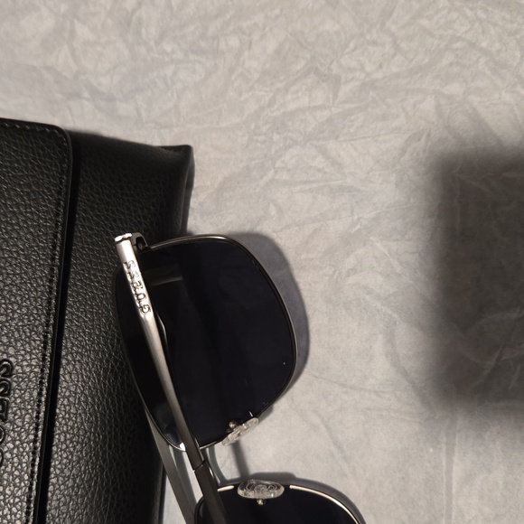 Guess Metal Frame Men Sunglasses With Adjustable Nose Pads And Guess Black Case - Picture 9 of 10